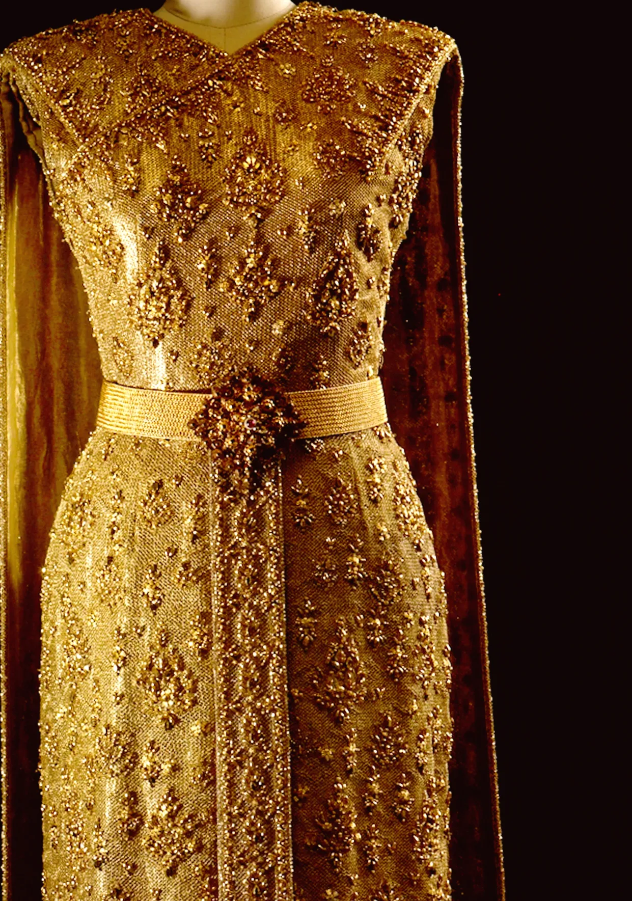 Arts Décoratifs to Showcase Queen Sirikit’s Royal Thai Style Legacy in Exhibition