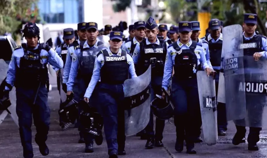 Honduras election on the edge of uncertainty due to technical glitch causing delay in vote count