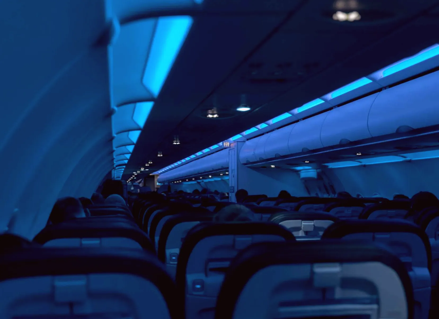 The Key Reason Why Planes Dim the Cabin Lights During Takeoff and Landing