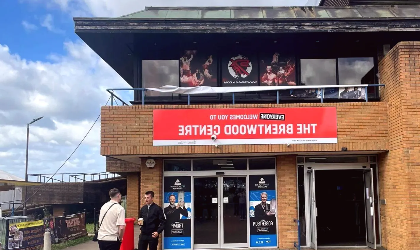 Proposals for the renovation of a leisure centre announced