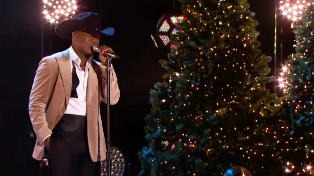 Where can you stream the Country Music Holiday Special 'Christmas in Nashville'?