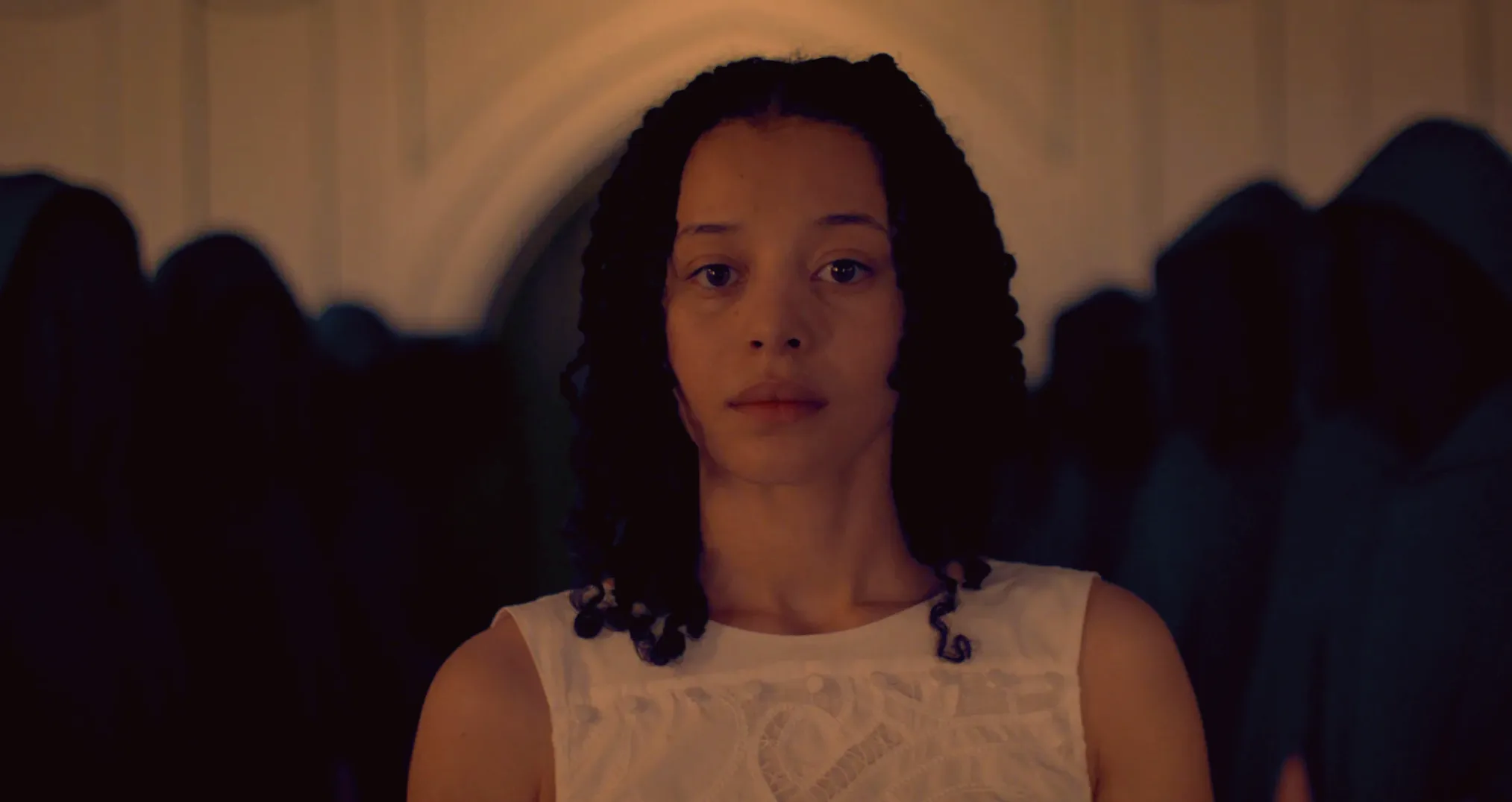 ‘The Testaments’ First-Look Photos Released Ahead of Hulu Premiere Month