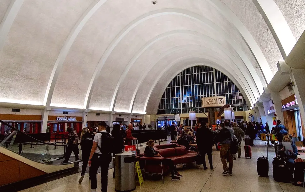 Man makes bomb threat at New Orleans Airport due to unpaid parking fee, according to affidavit