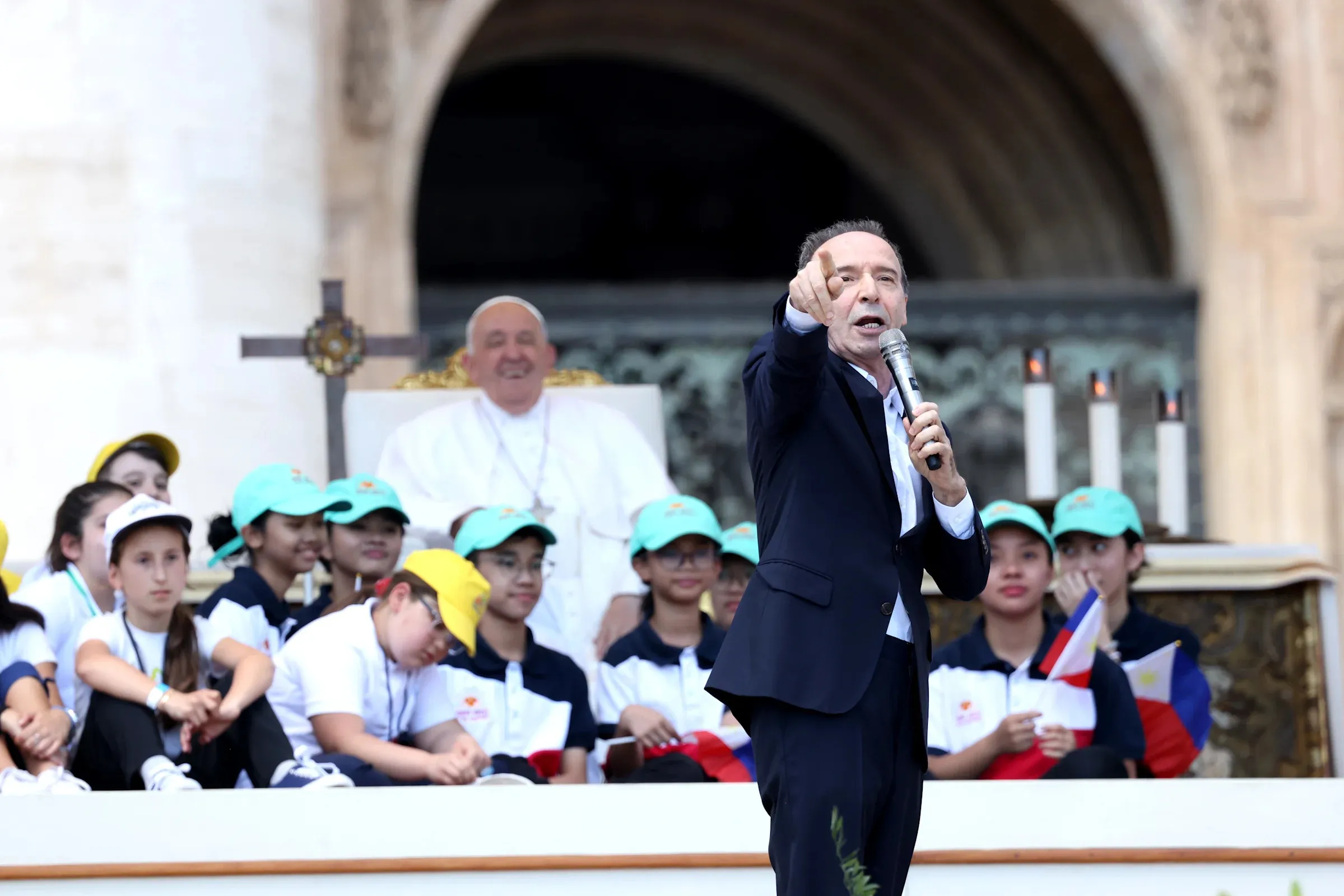 Roberto Benigni Presents Documentary about the Life of Saint Peter in Fremantle