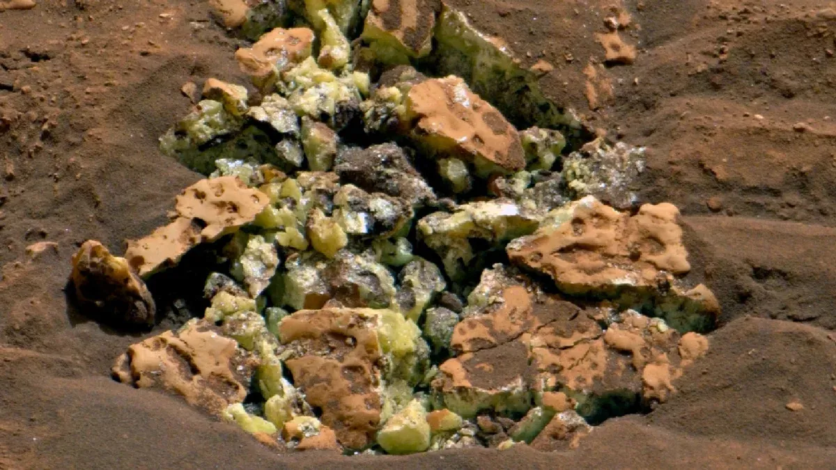 Curiosity Uncovered a Big Surprise Inside a Rock on Mars