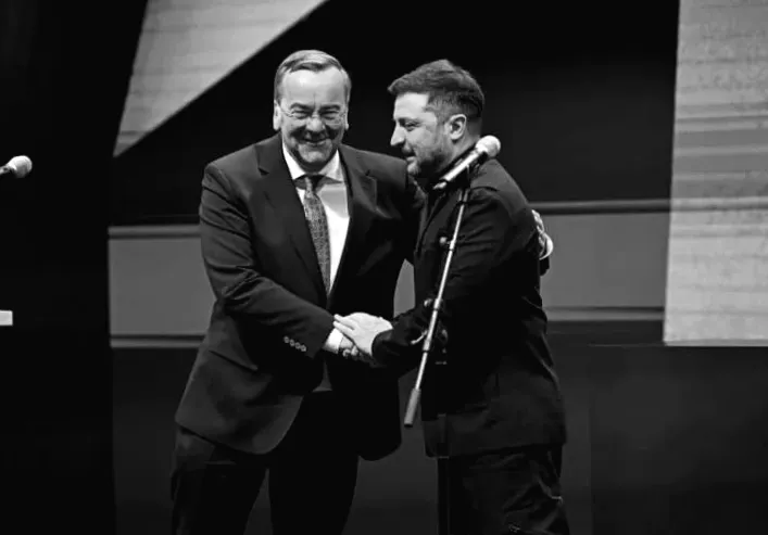 Zelensky presented with drone from German-Ukrainian partnership