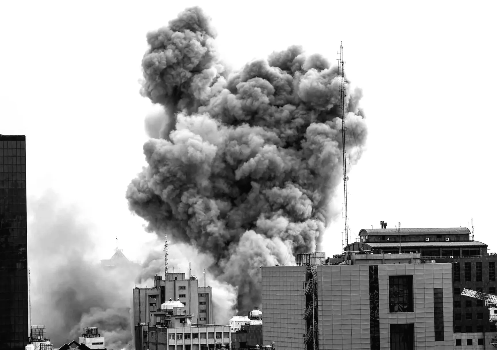 Trump's Warning Comes True: Death Toll in War with Iran Reaches 800, Could Continue for Weeks