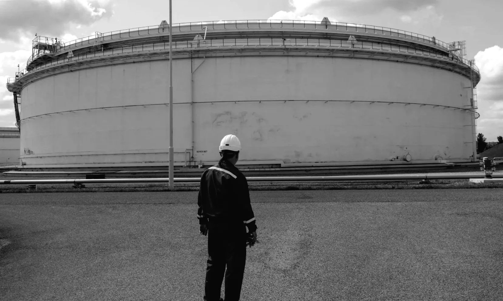 IEA to release 400 million barrels of oil from reserves to tackle soaring prices