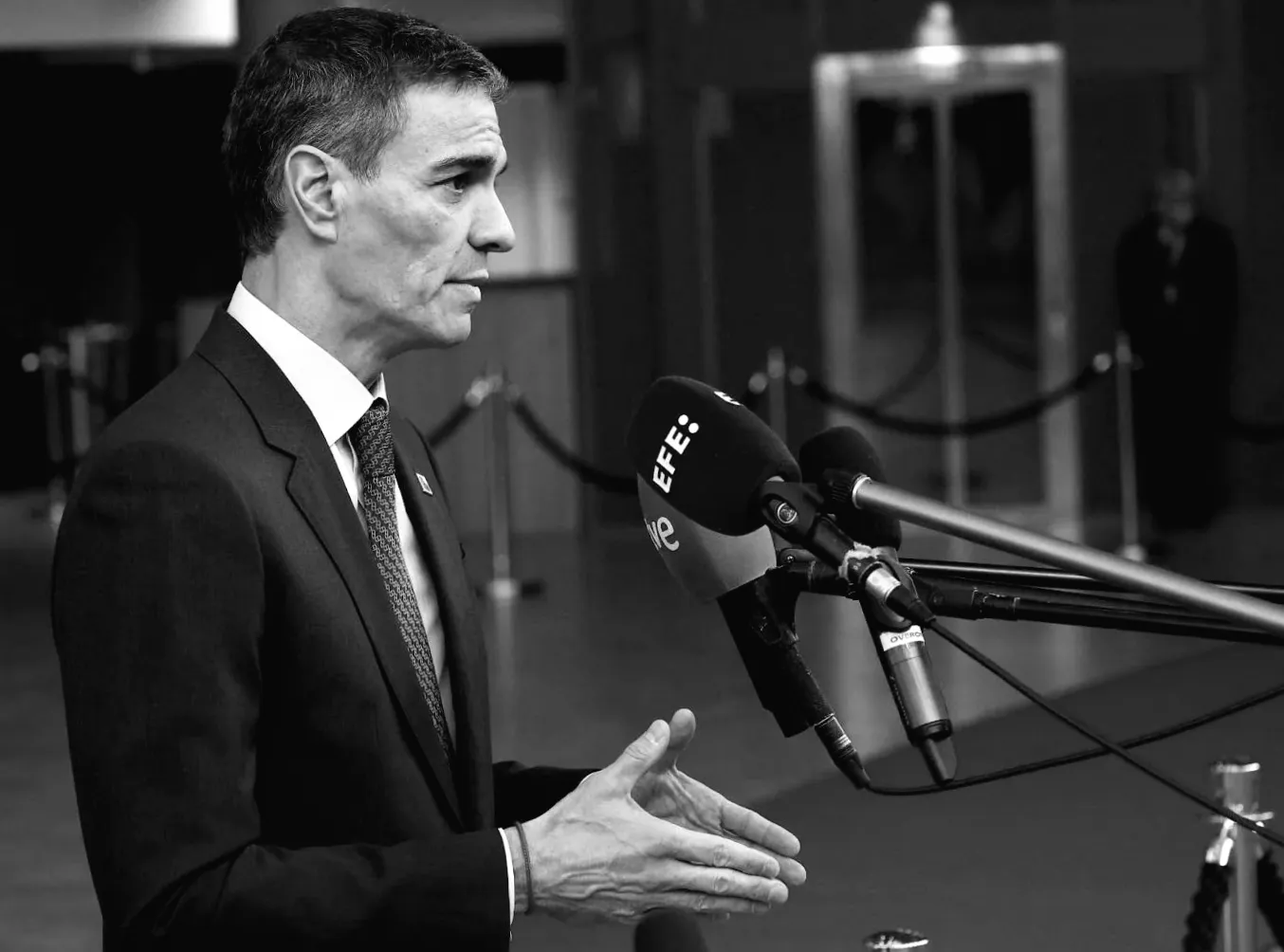 Rise in popularity of European leftist parties due to anti-war stance