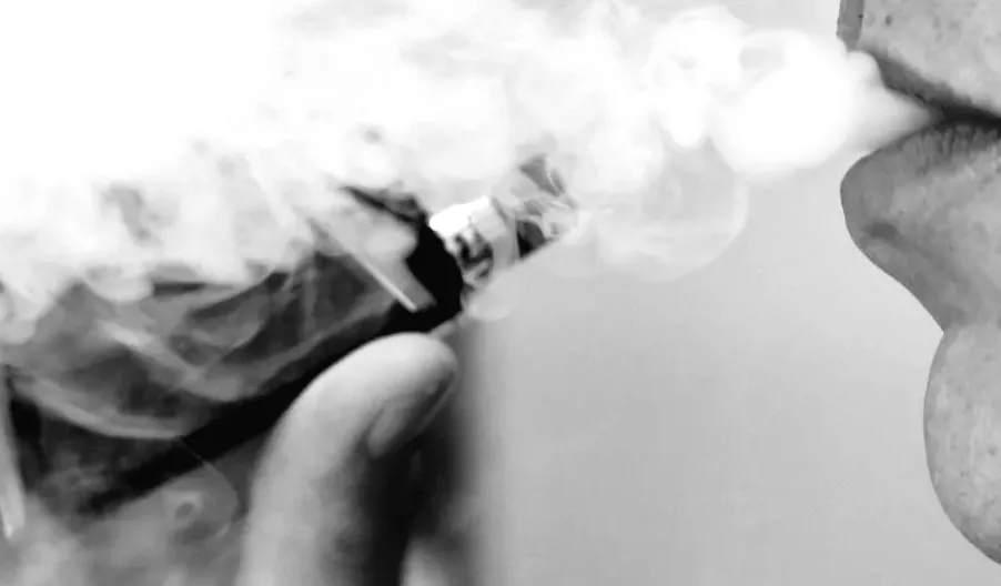 Council to purchase £477k worth of vaping products to aid in smoking cessation.