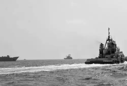 Sources report that 208 rescued Iranian ship crew are being transferred to a naval camp in Sri Lanka.