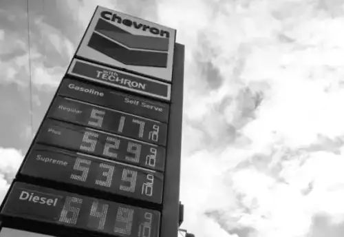 Republicans Stand by Iran War Amid Fluctuating Oil Prices.