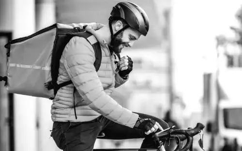 Study reveals dark kitchens make up 15% of UK's online food market