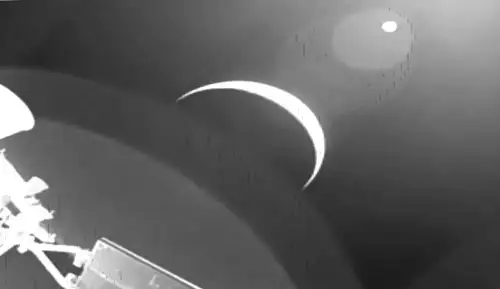 Artemis II astronauts making progress towards the moon. Stay updated.